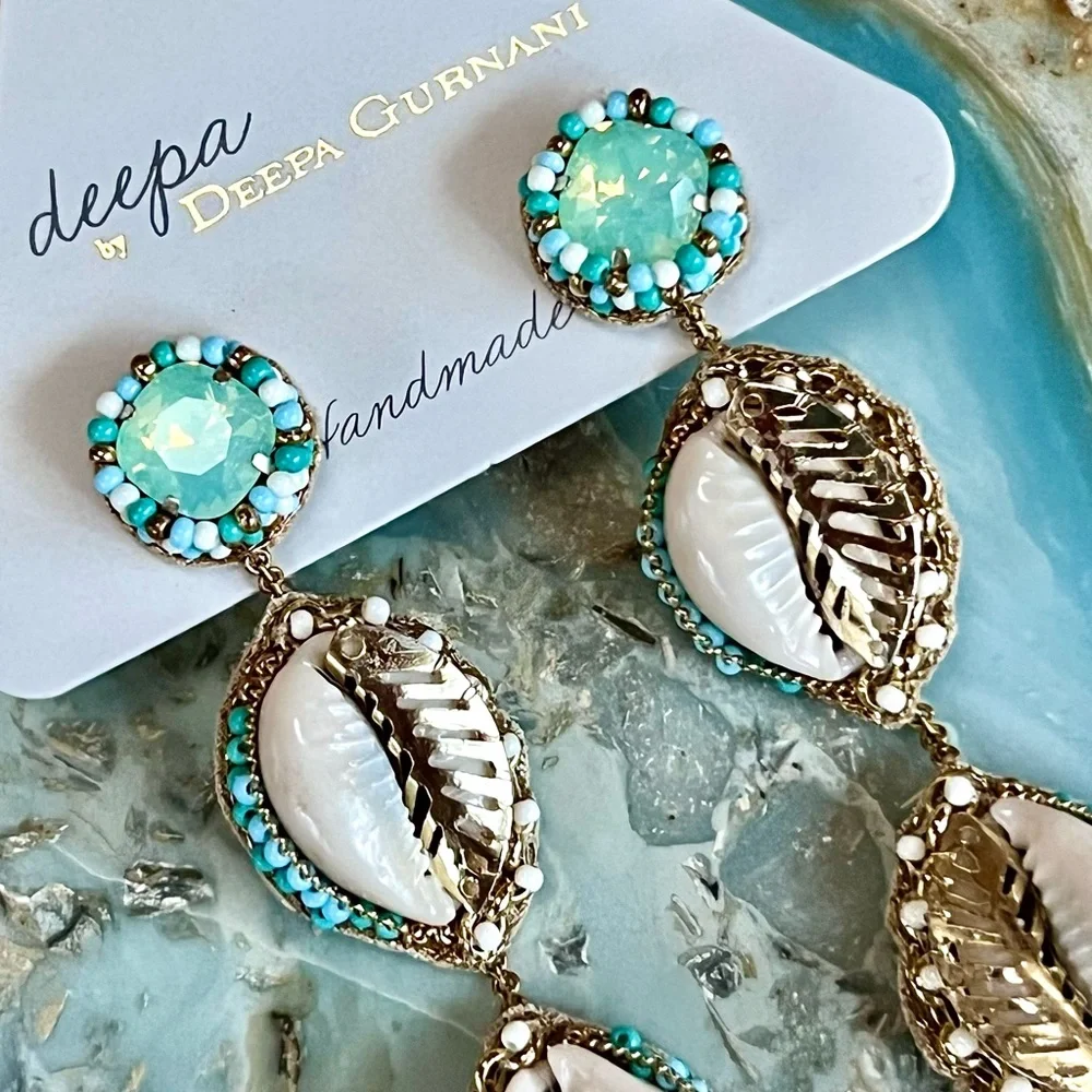 NWT Deepa Gurnani Beaded Crystal Seashell Chandeliers - Picture 8 of 16